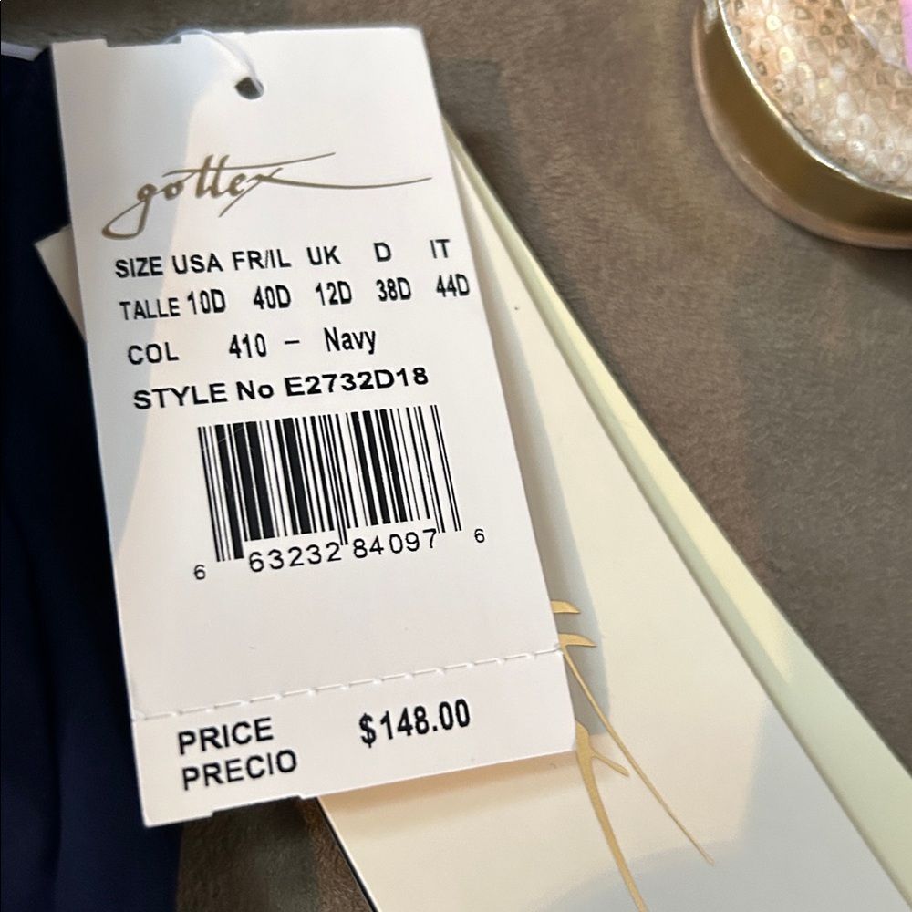 NWT adorable Gottex D cup swimsuit - Picture 3 of 8